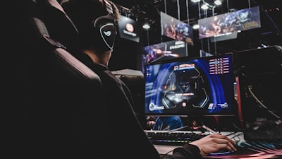 英雄联盟全球总决赛直播画面 - LPL赛区对阵LCK赛区